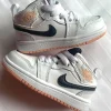 jordan kids Mid Arctic Orange